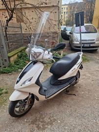 scooter piaggio fly 50