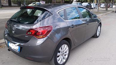 Opel Astra 1.7 CDTI 110 CV cosmo 
