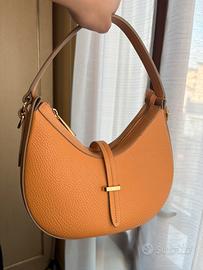 Borsa Mezzaluna in Vera Pelle Martellata - Nuova