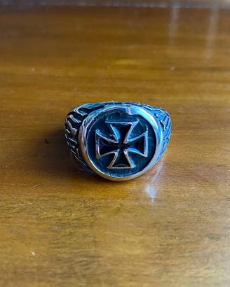 Anello biker fiamme croce malta acciaio
