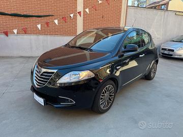 Lancia Ypsilon 0.9 TwinAir 85 CV 5 porte S&S Plati