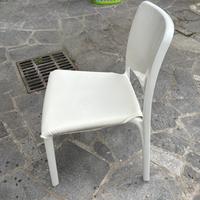 Sedie in plastica bianca