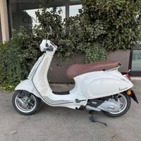 Vespa Primavera 125 ABS 2023 3050 km pari al nuovo