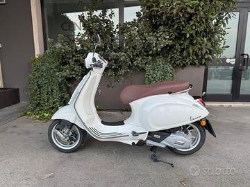 Vespa Primavera 125 ABS 2023 3050 km pari al nuovo