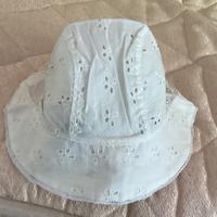 Cappellino bimba bianco ricamato estivo