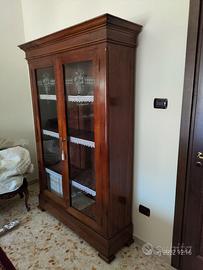 Credenza antica
