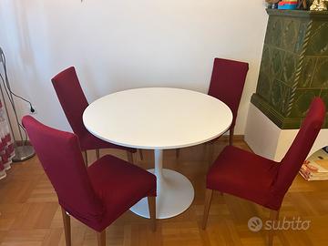 Tavolo rotondo con 6 sedie imbottite