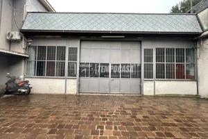 Magazzino a Meda Via Lombardia 6 locali