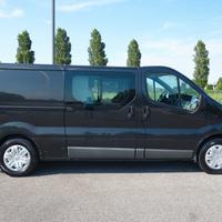 Opel Vivaro 2.5 Cdti PASSO LUNGO - 6 POSTI