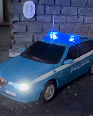 1/43 polizia alfa romeo 156 sw con luci