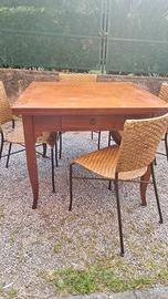 Tavolo in ciliegio massello più 4 sedie in vimini
