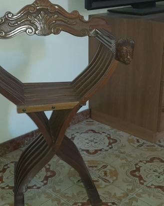 Poltroncina in legno