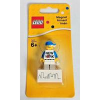 LEGO 853599 Magnet Set, New York Flatiron store