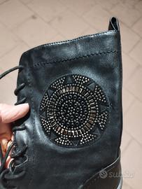 anfibi con decoro perline