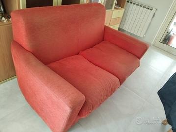 Divano 2 posti più tavolino