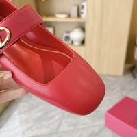 Nuove scarpe basse da donna autunnali
