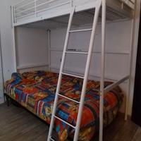 letto soppalcato Ikea Svarta bianco opaco 