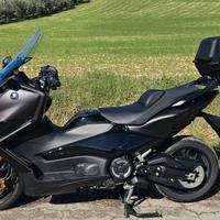 TMax 560 Tech Max