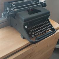 macchina da scrivere Everest mod. s