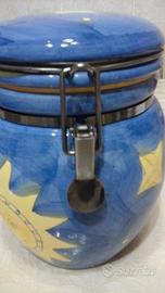 Biscottiera con chiusura ermetica