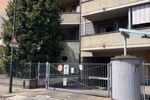 Box auto in zona San Paolo dim. 13 mq