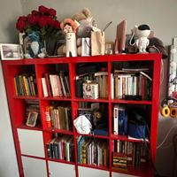 libreria rossa Ikea kallax