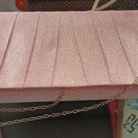 Vestito con calze set collane e orecchini e borsa