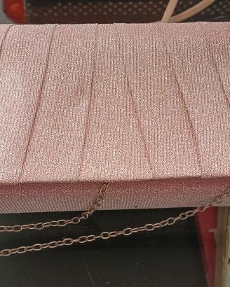 Vestito con calze set collane e orecchini e borsa