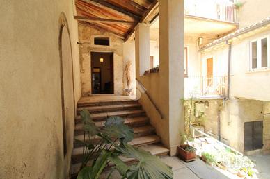 4 LOCALI A MONTALTO UFFUGO