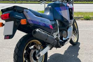 HONDA AFRICA TWIN 750 RD04