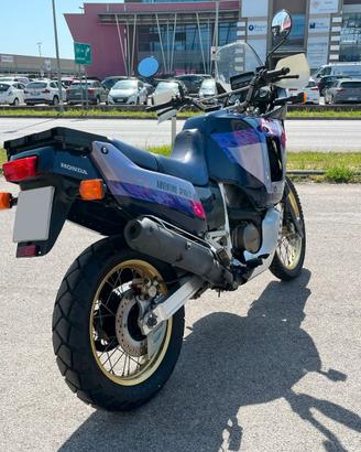 HONDA AFRICA TWIN 750 RD04