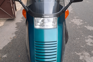 Scuter honda cn 250 cc