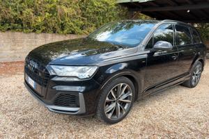 AUDI Q7 tfsi e s-line