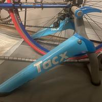 Rulli TACX con accessori ZWIFT ready