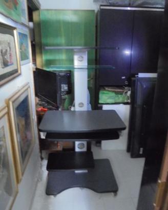 Postazione PC ecc con ruote ,professionale permuto