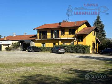 Immobile di 900 m² a Cureggio