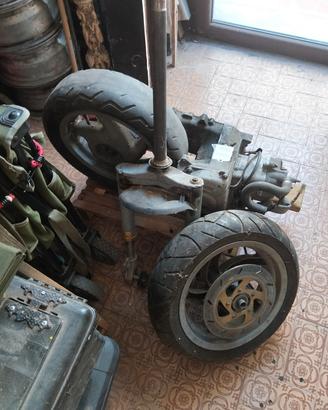 motore runner 180 completo di ruote e forcella