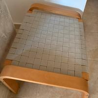 Due sedie ikea con tavolino e poggiapiedi