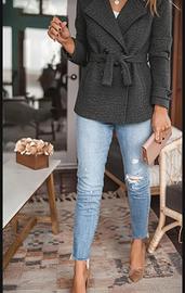 cappotto corto grigio e nero 