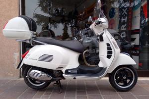 Piaggio Vespa 300 GTS