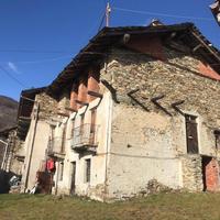 CASA SEMINDIPENDENTE A MONASTERO DI LANZO
