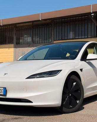 Tesla Model 3 Restyling Highland Premium