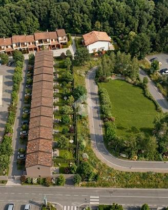 VILLA A SCHIERA A PIANELLA