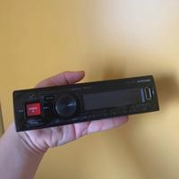 Autoradio Alpine UTE-72BT con Bluetooth e USB