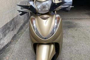 Honda sh 200