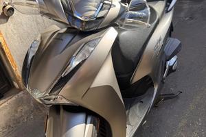 Roma scooter SH 350 Honda