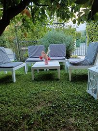 poltrone e tavolo da giardino 