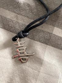 Collana con cordino nero