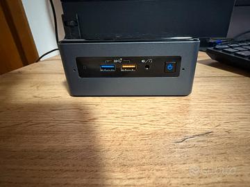 Mini PC Intel NUC8i7BEH (Senza Alimentatore).