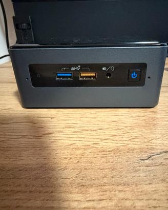 Mini PC Intel NUC8i7BEH (Senza Alimentatore).